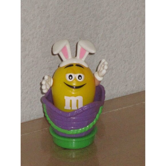 Wholesale M&M Plastic Figure Containers Various Lot of 5 Different Pre Owned - Picture 5 of 5